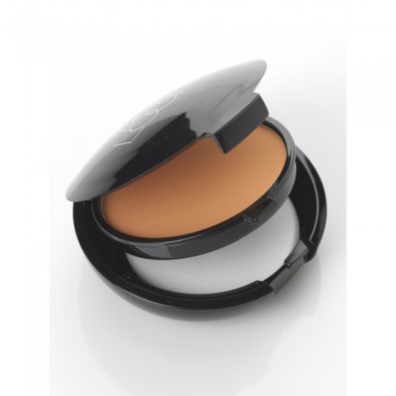 Wet and Dry compact foundation